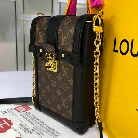 Trunk Vertical M63913 wq (36)