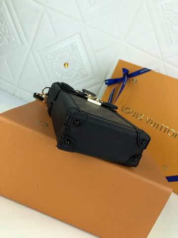 Trunk Vertical M67873 11X17.5X3.5 bc (3)