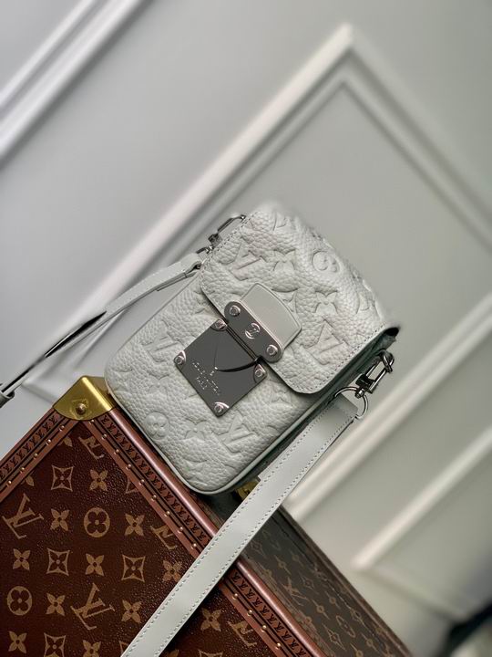 Vertical M82568 12x19x7cm gf (1)