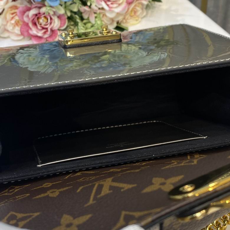 Wynwood M90516 21X14X9 AF (14)