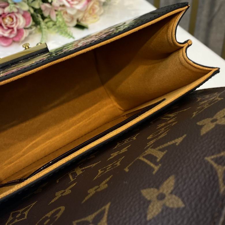 Wynwood M90516 21X14X9 AF (8)