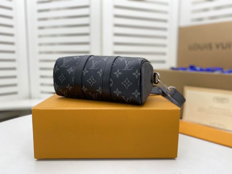 keepall xs M45947 21X12X9 wm (2)