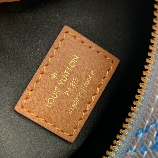 月亮包Loop M21183 81098 23x13x6cm gf (9)