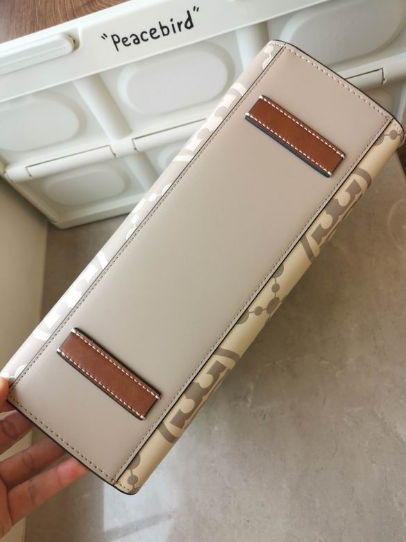 0016 25.2X32X13cm TB 3