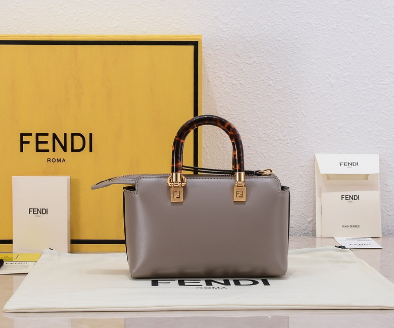 005 17X18X8cm WW 2 (3)