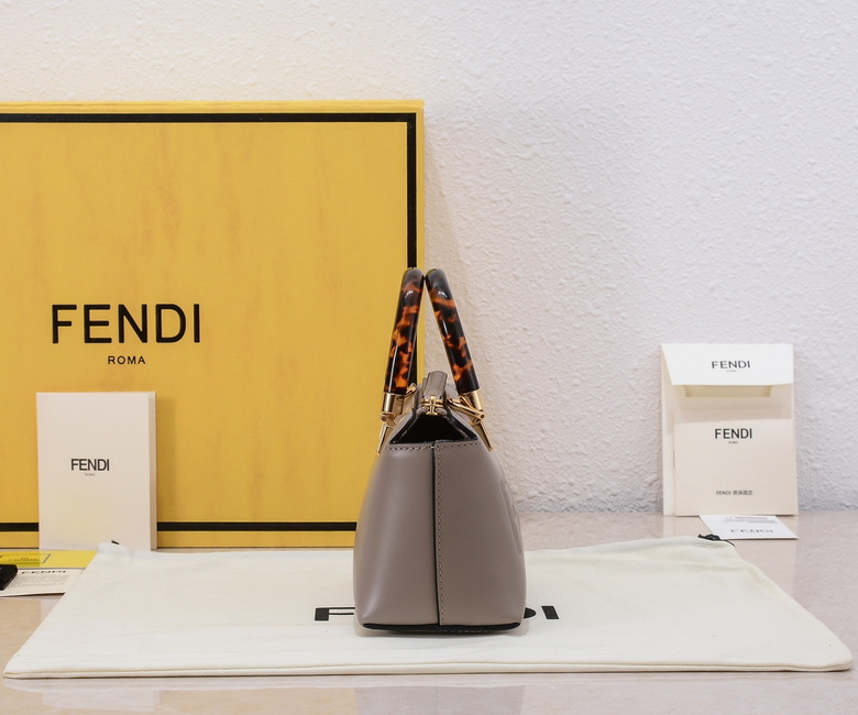 005 17X18X8cm WW 2 (4)