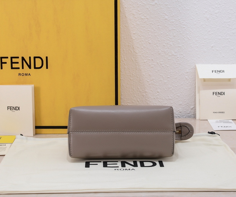 005 17X18X8cm WW 2 (5)