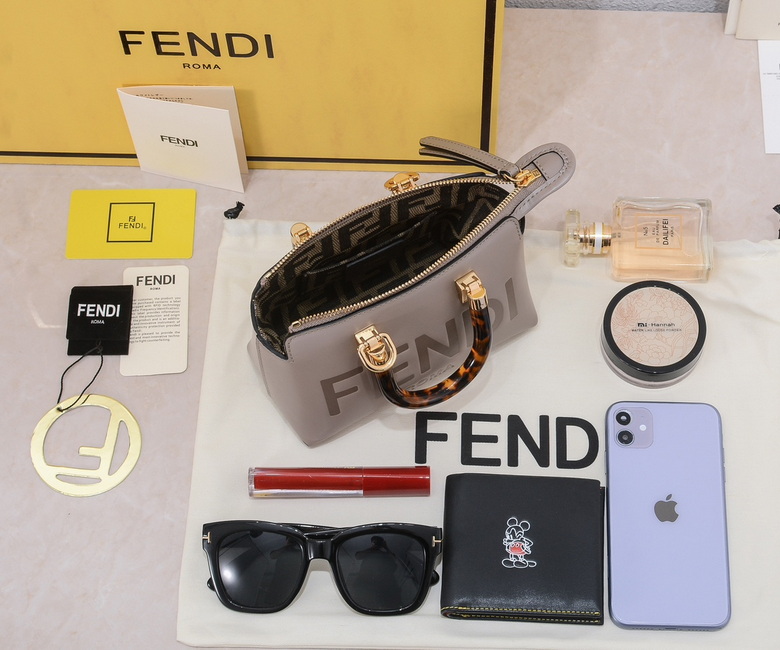 005 17X18X8cm WW 2 (9)