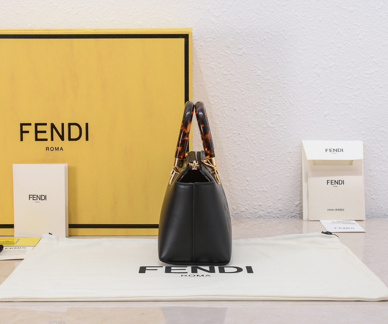 005 17X18X8cm WW 3 (3)