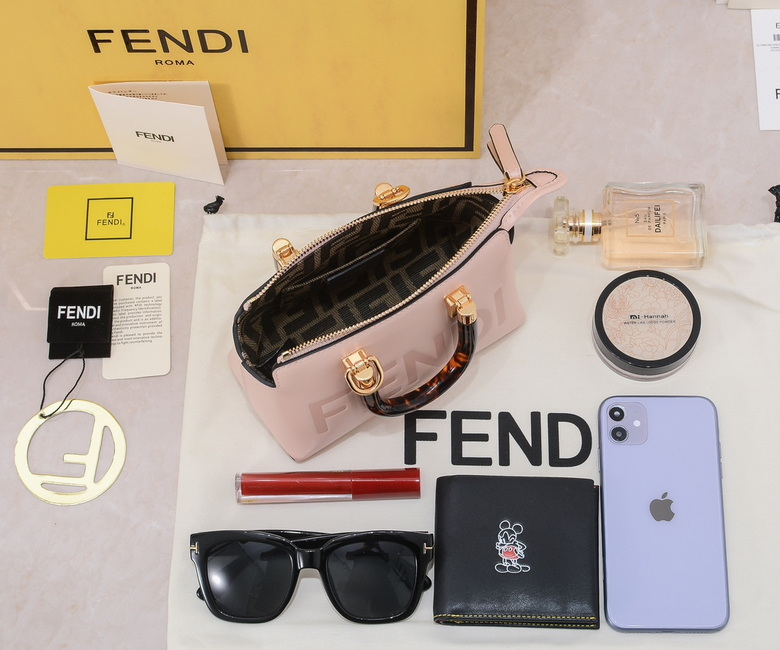 005 17X18X8cm WW 4 (9)