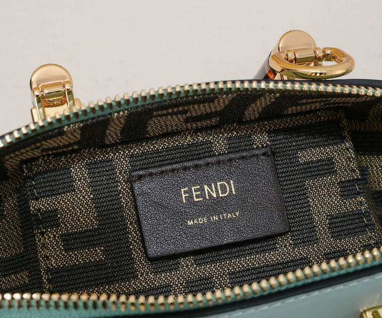 005 17X18X8cm WW 5 (7)