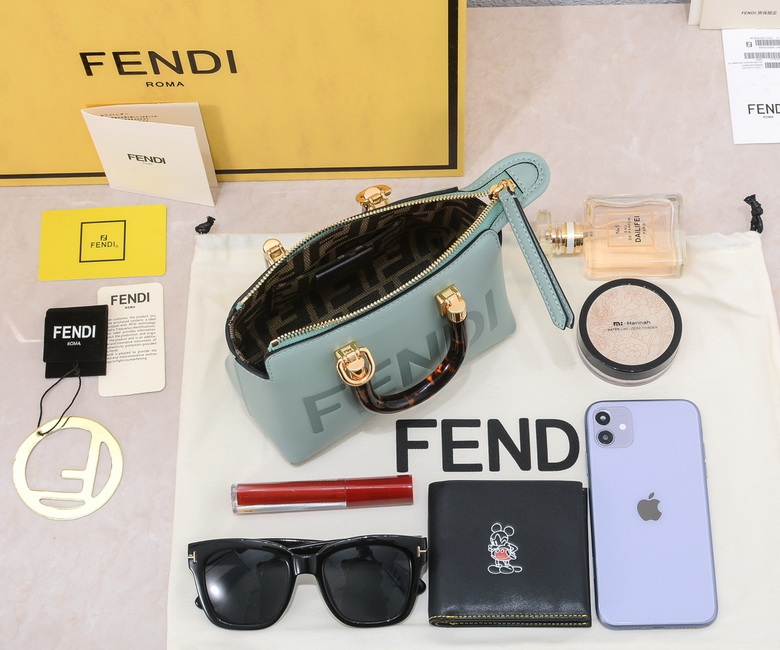 005 17X18X8cm WW 5 (9)