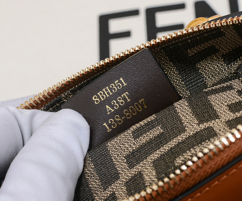 005 17X18X8cm WW 6 (8)