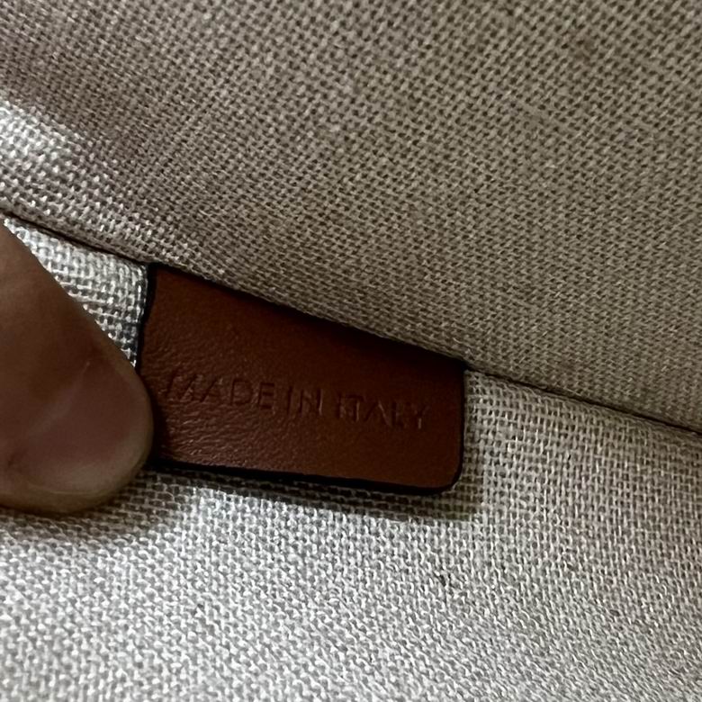 100502 24X17X2cm YG 8