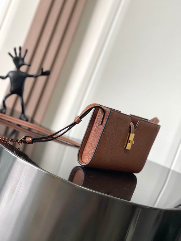 10M443 18X12X3.5cm YG 1