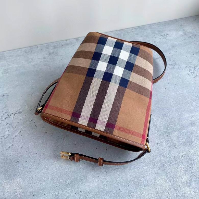 16X22X15.5cm 081609 IQ 4