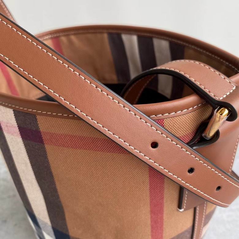 16X22X15.5cm 081609 IQ 8