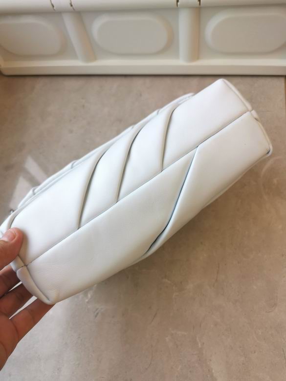 411 23.5X15X8cm TB 4