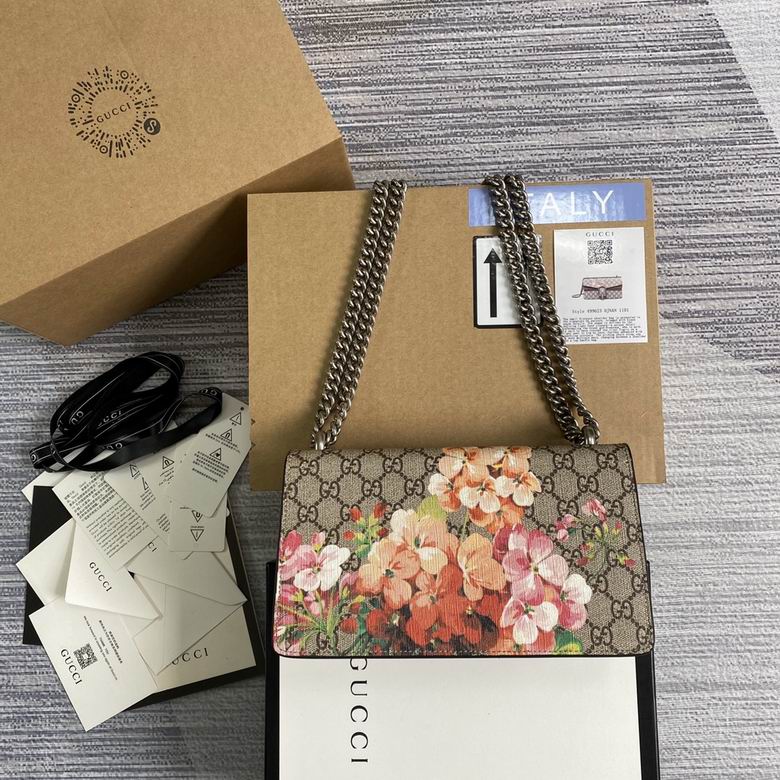 499623 25X14X8cm MP 4色 28