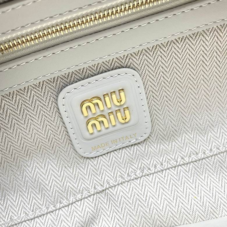 5bb148 28X12X9cm H 6