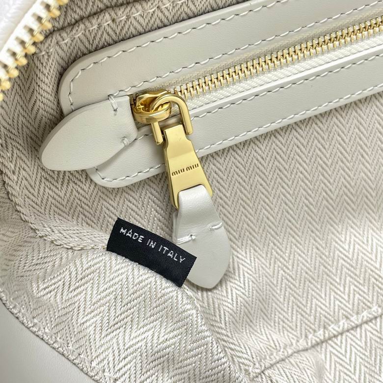 5bb148 28X12X9cm H 7