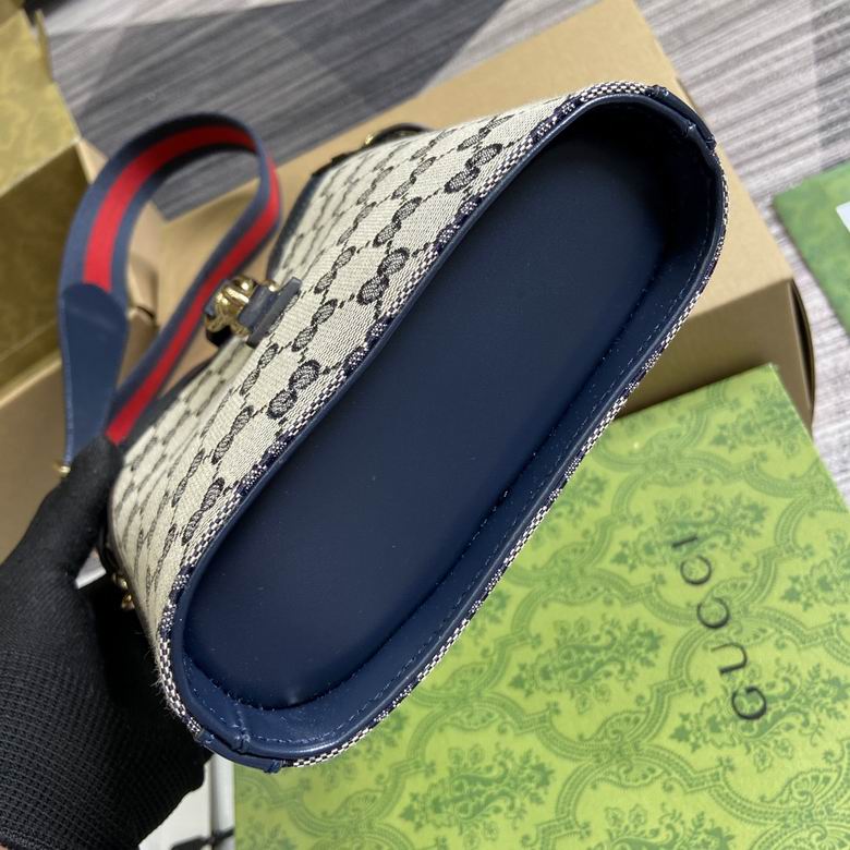 782919 16X19.5X5.5cm MP 7