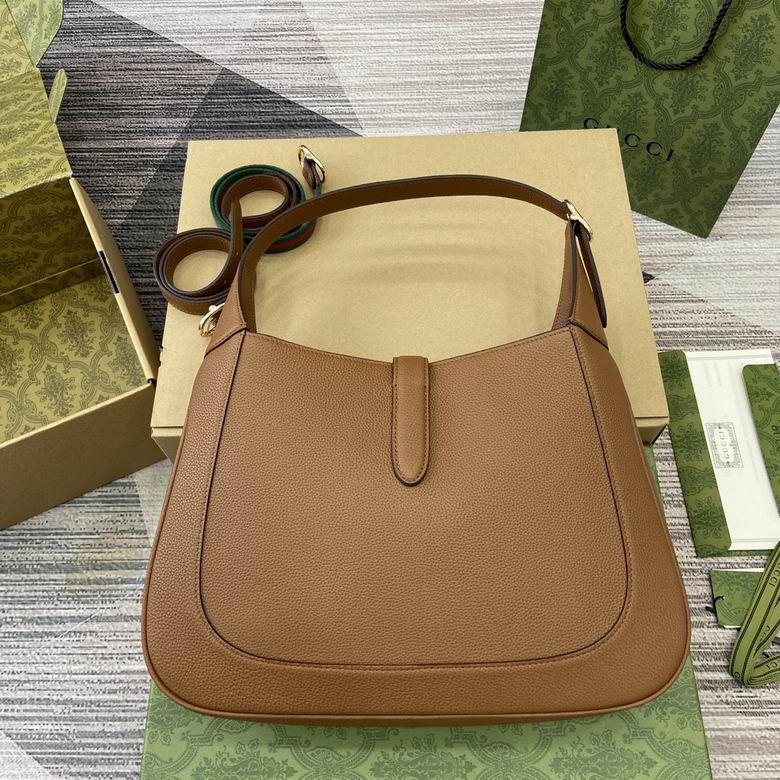 810229 35X32X5.5cm MP 2色 1