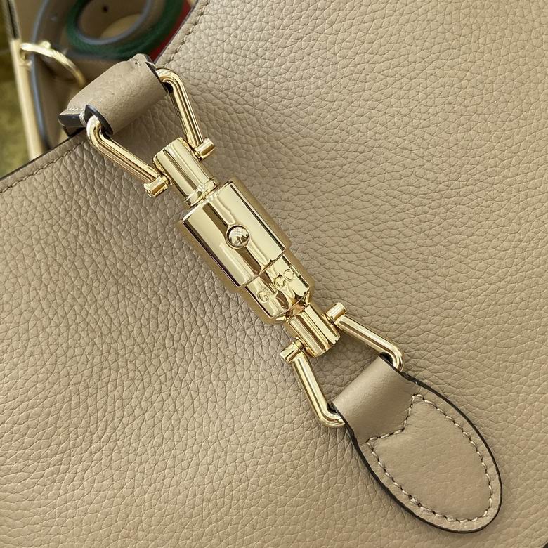 810232 27.5X19X4cm MP 4色 34