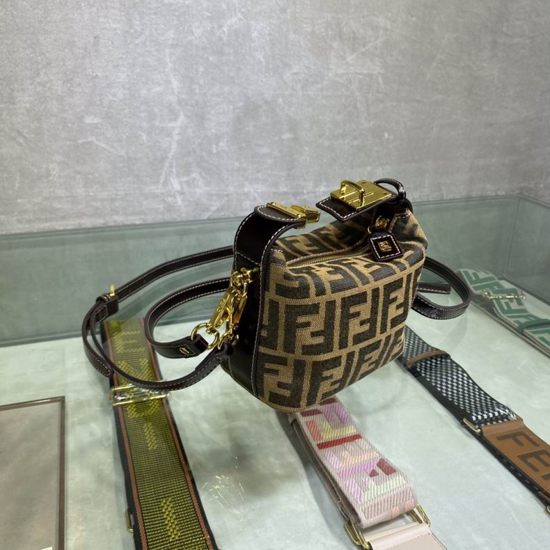 817 15x9x13cm wr (2)