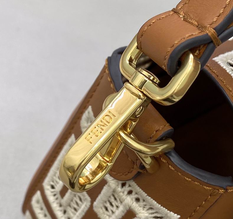 8372 28x6x14 cm wr (6)