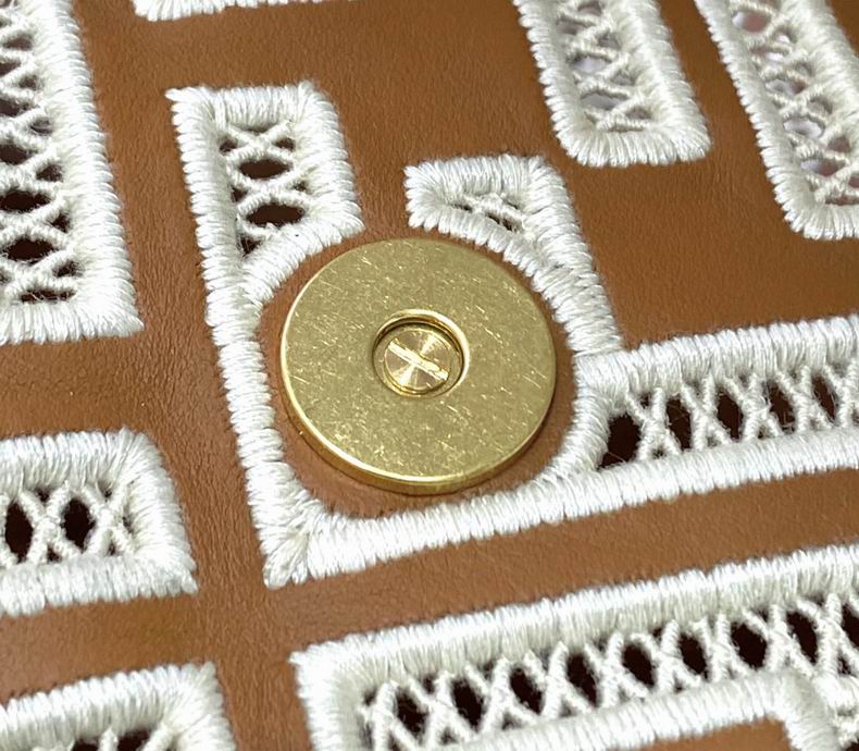 8372 28x6x14 cm wr (7)