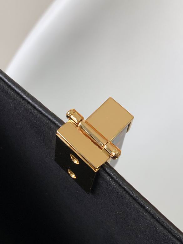 8372 35X17X31cm H 1 (7)