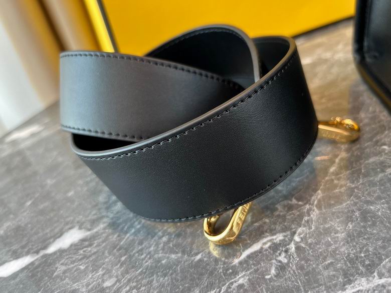 8372 35X17X31cm H 6 (9)