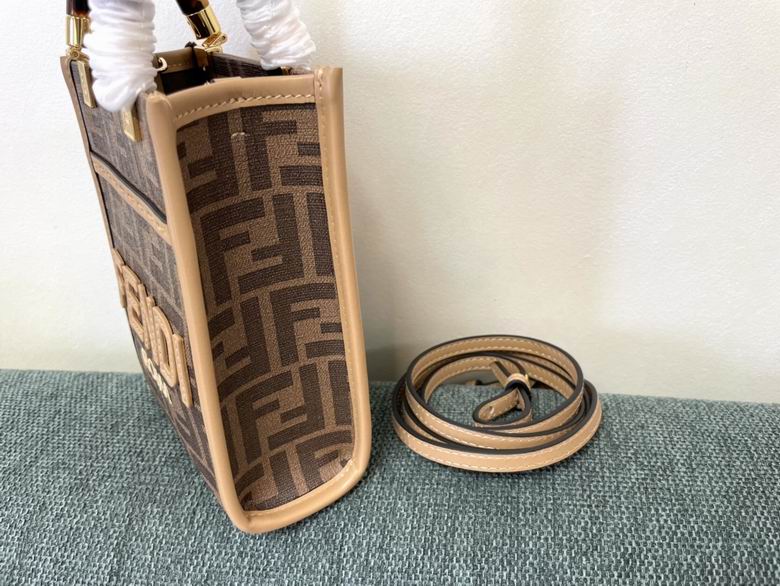 8376 13x6.5x18cm RF (2)