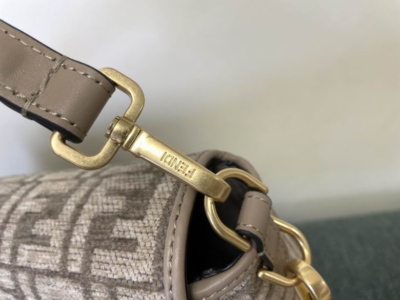 8579 27x6x15cm RF (5)