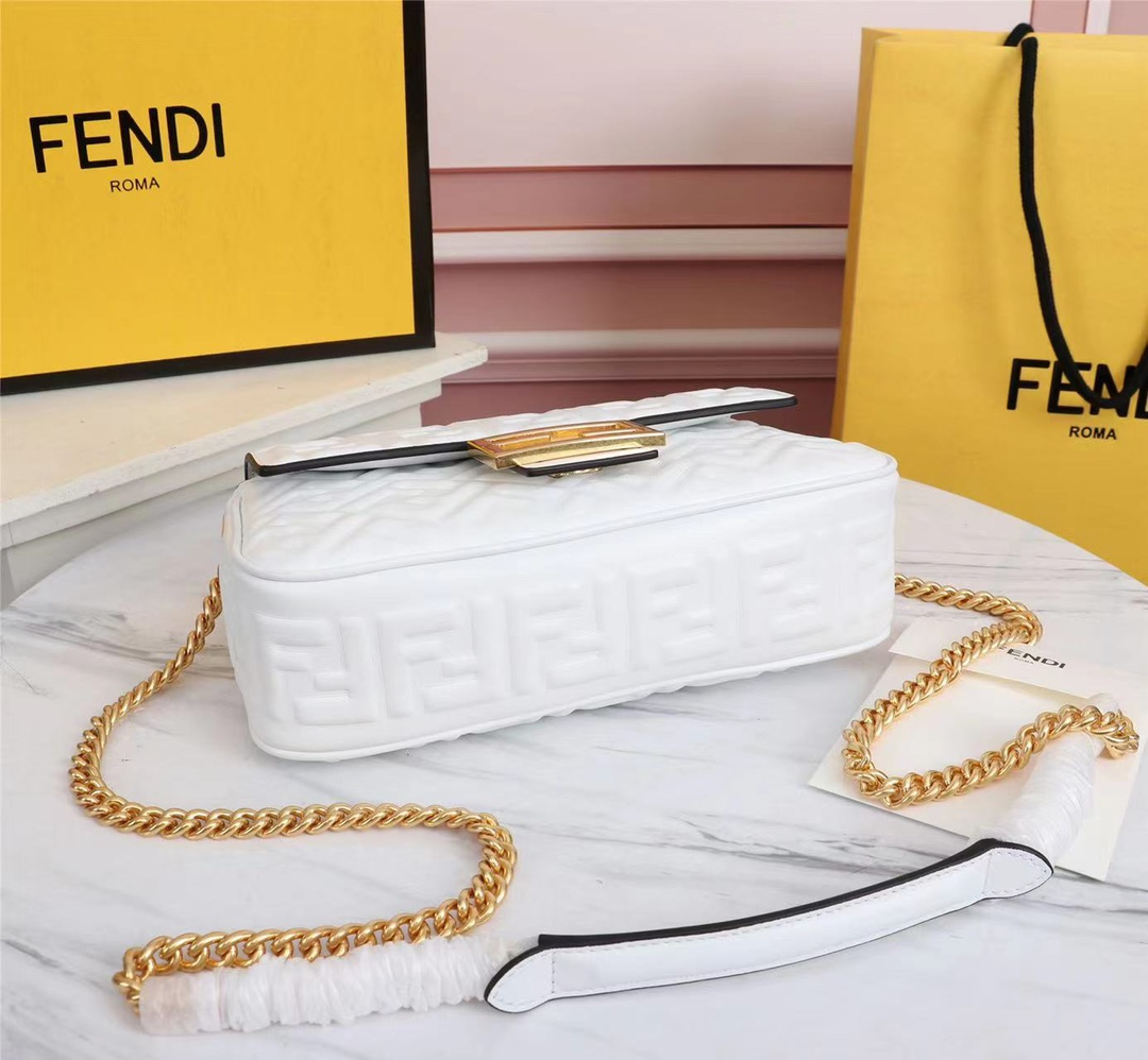 8BR793 24x7x13 cm wr (20)