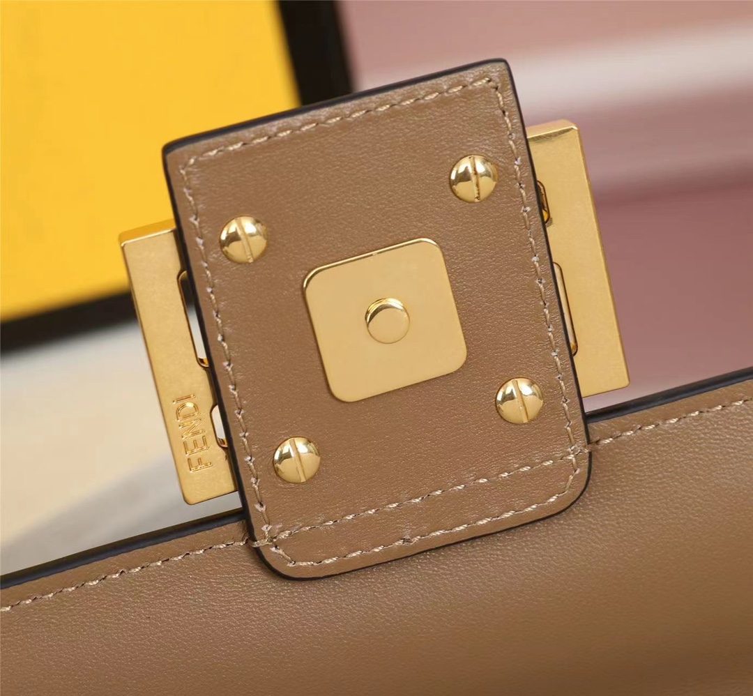 8BR793 24x7x13 cm wr (7)