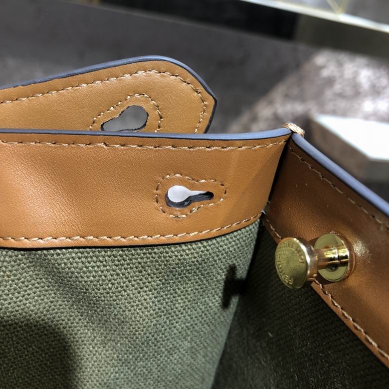 AD2112241 40X12X29 (8)