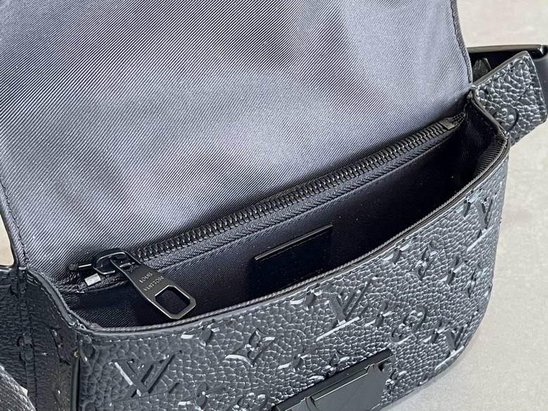 AKM58487 21X15X4 (8)