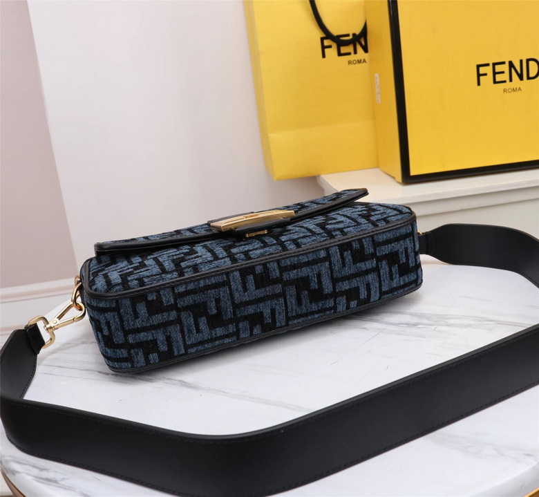 ByThe Way 067 17X18X8cm H (4)