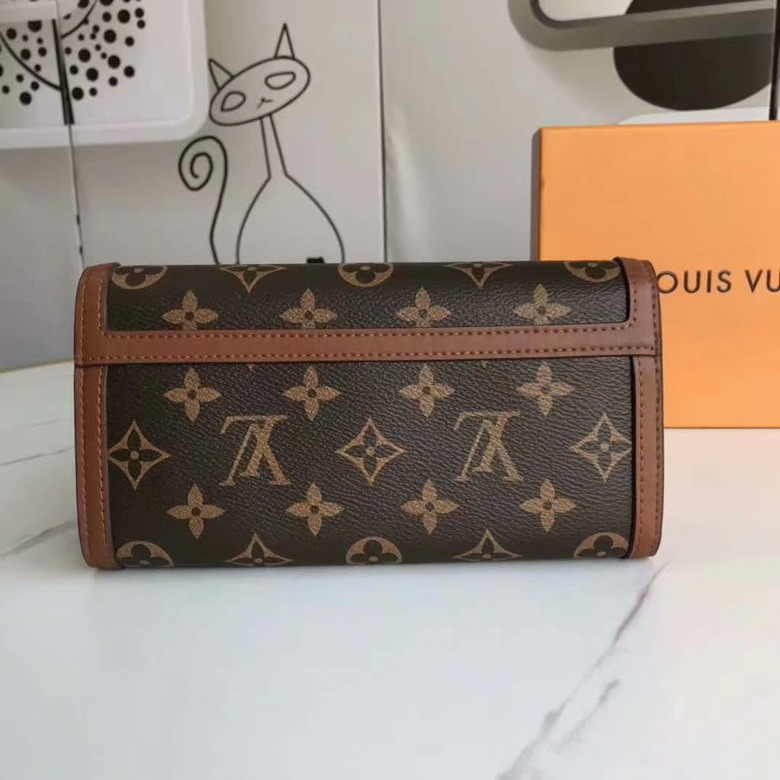 Dauphine M68723 cm ss1_2