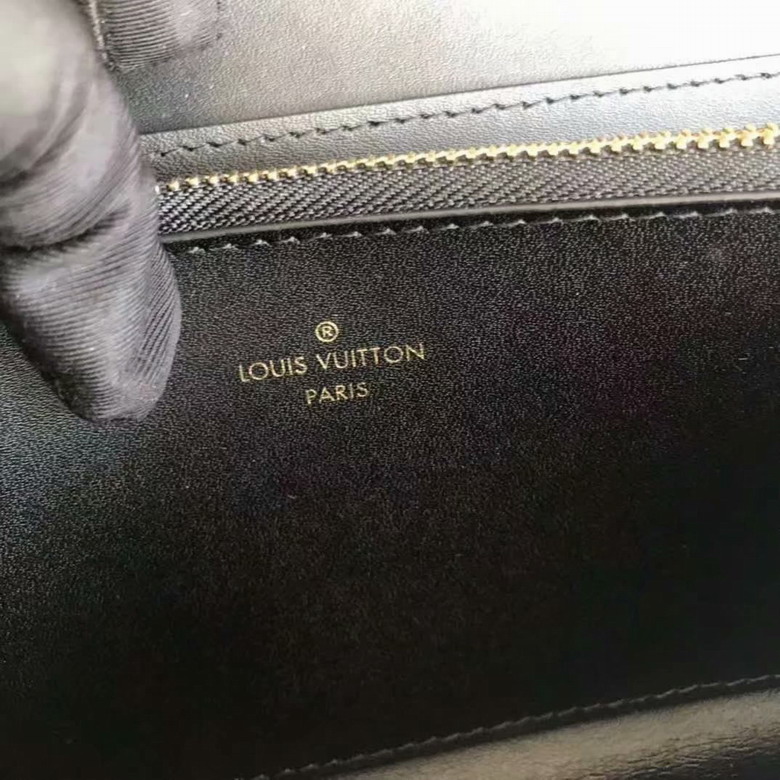 Dauphine M68723 cm ss1_8