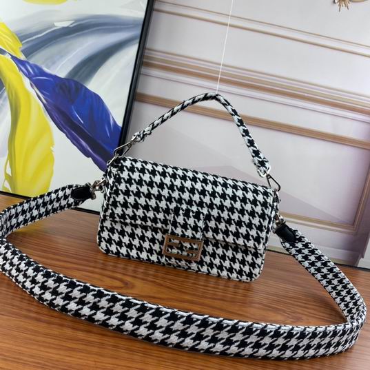 Fendi 0197 26x15cm ww (1)