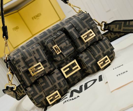 Fendi Baguette 680216 27cm ww (2)
