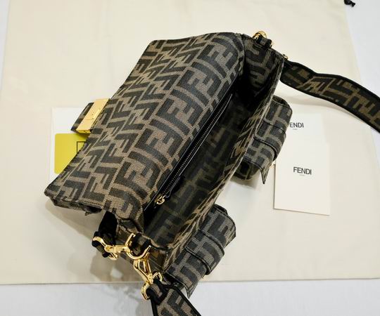 Fendi Baguette 680216 27cm ww (9)