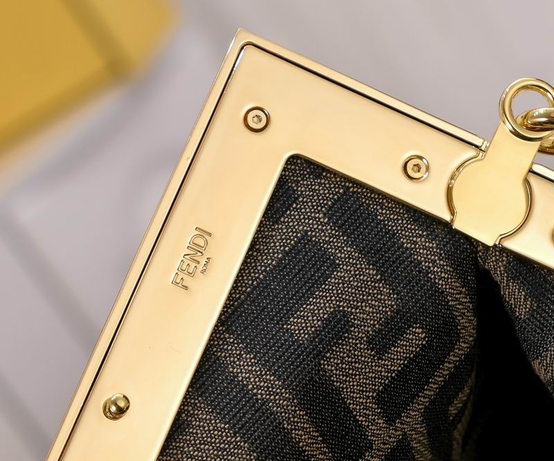 Fendi first2197 26x9.5x18cm ww (16)