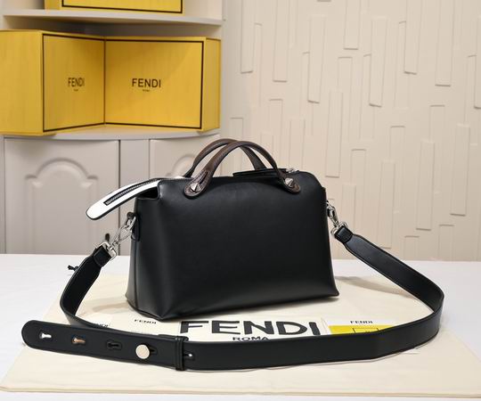 Fendi 001121 28x12x17cm ww (2)