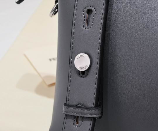 Fendi 001121 28x12x17cm ww (21)