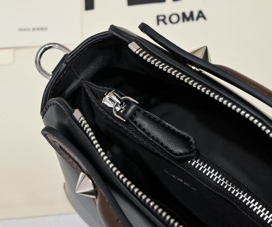 Fendi 001121 28x12x17cm ww (6)