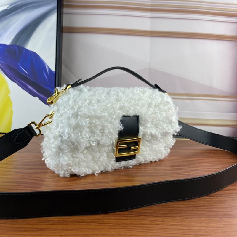 Fendi 02白色羊毛绒 27cm ww (2)
